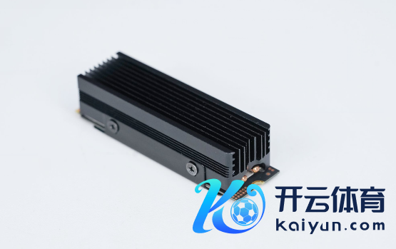 无缓PCIe5.0 SSD性能天花板！长江存储致态TiPlus9100 2TB评测：礼貌读取超12G/s，4K 失色旗舰